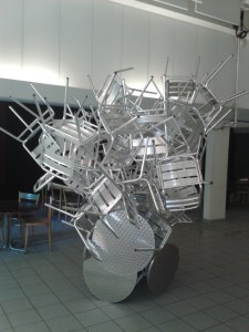 sans titre chaises inox, tables inox , dimension variable2012