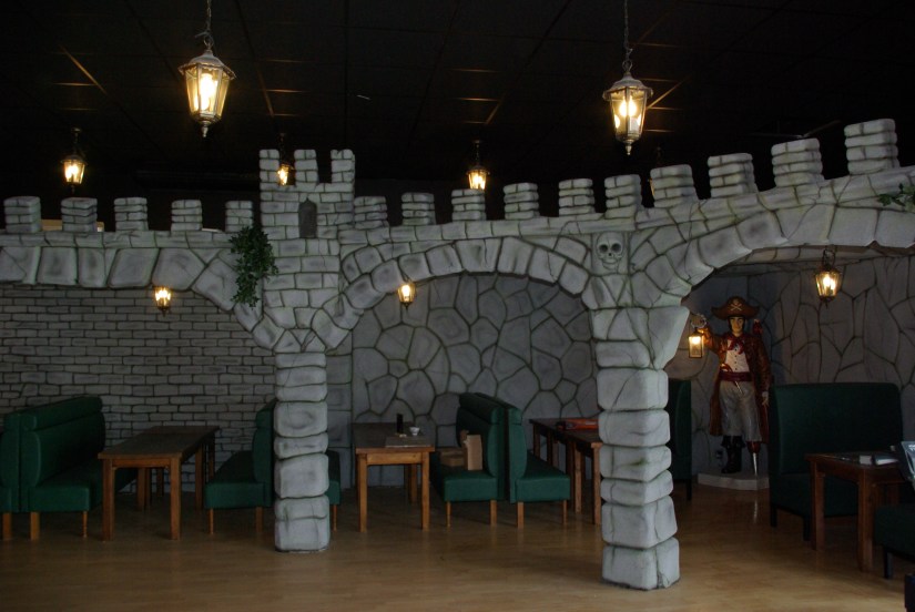 Decors pour un restaurant familial sur le thme de la piraterie, Lescar2015