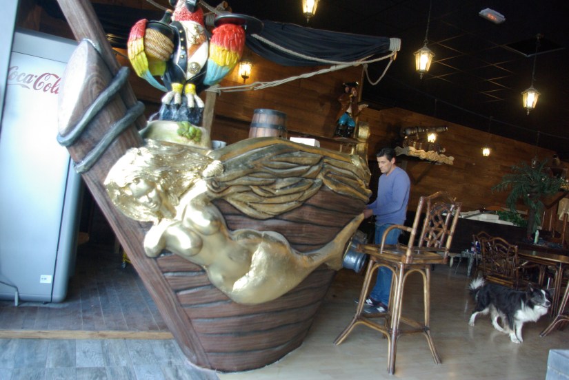 Decors pour un restaurant familial sur le thme de la piraterie, Lescar2015