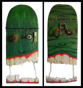 masques, skates bords, hauts parleurs , roues fils électriques sabot de charpente,, dimension variable 2007